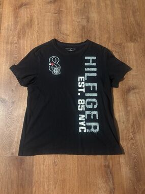 Tommy Hilfiger Men's Sz Small Short Sleeve Shirt EST 85 NYC Logo Spellout Black